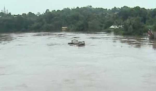 पम्बा बांध: जलस्तर 983.05 मीटर पहुंचा,ऑरेंज अलर्ट जारी पम्बा बांध: जलस्तर 983.05 मीटर पहुंचा,ऑरेंज अलर्ट जारी